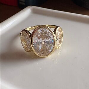 💍 COCKTAIL RING • Stunning Trilogy Bezel 3 Stone Oval Cut Classic NWOT